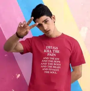 Drugs Kill the pain T-shirt in red